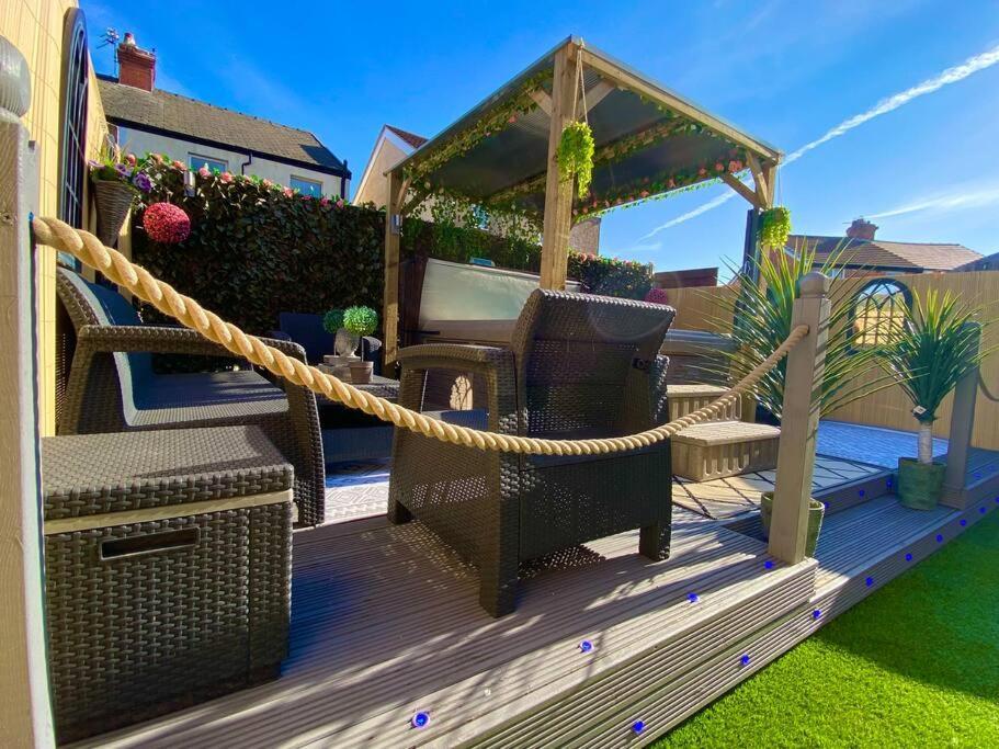 New…The Hottub House Blackpool Pleasure Beach Экстерьер фото
