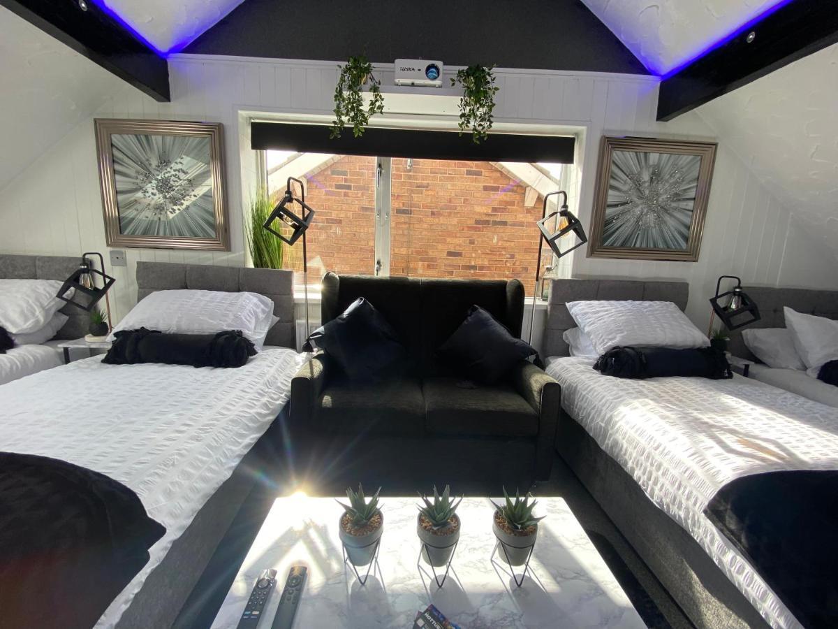 New…The Hottub House Blackpool Pleasure Beach Экстерьер фото